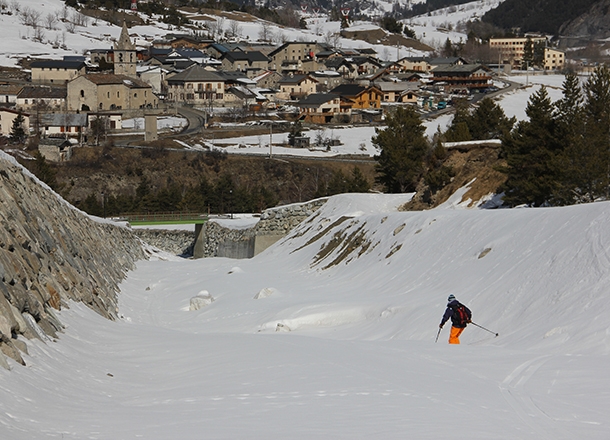 Skiing off-piste. Maurienne Valley.